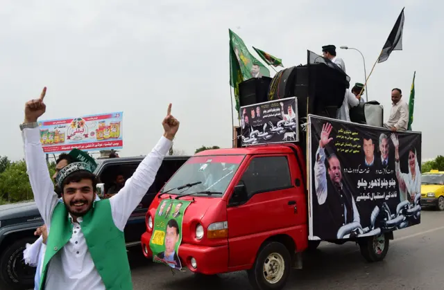 نواز واپسی