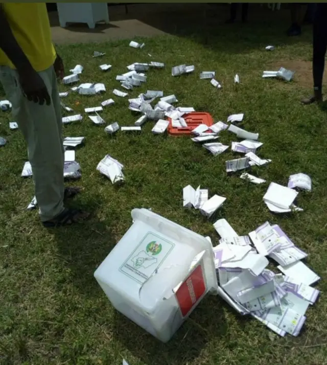 Àwọn Janduku ti dojú àpótí ìdìbò bolẹ̀ ní Emure Ekiti