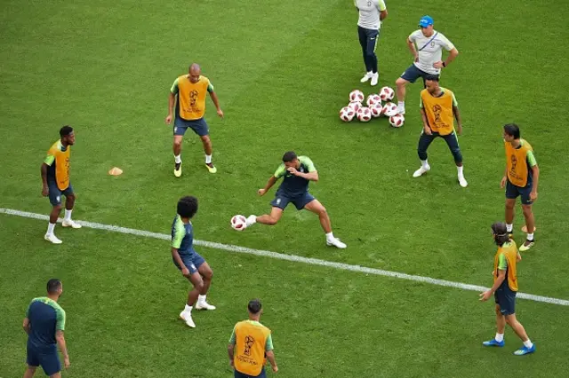 صور من تدريبات منتخب البرازيل قبل مواجهة المكسيك
