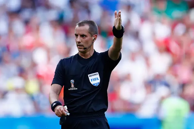 يقود مباراة إنجلترا وكولومبيا الحكم الأمريكي مارك غيغر