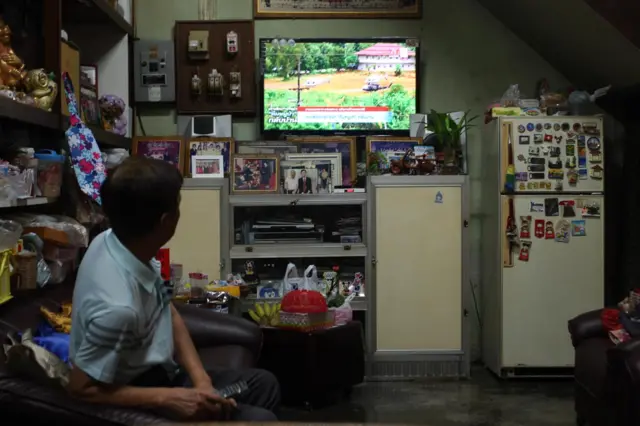 "ผมติดตามข่าวนี้อย่างน้อย 3 ช่อง จนกว่าภารกิจนี้จะสำเร็จ"