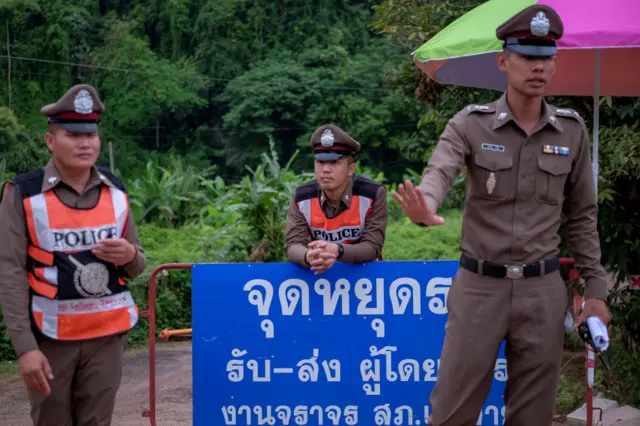 จนท. คุมพื้นที่สื่ออย่างเข้มงวด