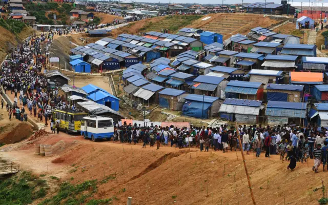 DIBYANGSHU SARKAR/AFP/Getty Images