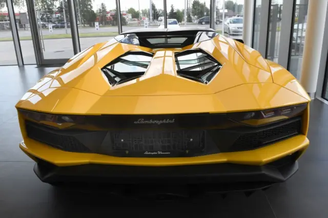 سيارة لامبيرغيني