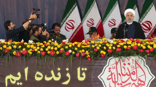 رژه در حضور روحانی