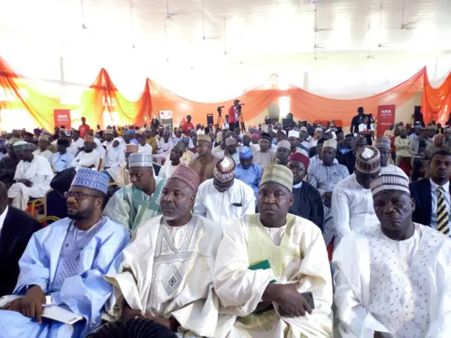 Zauren muhawara ya cika makil