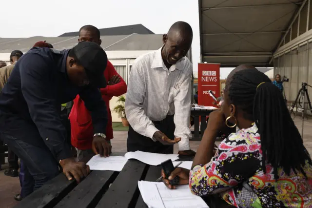 Guests for di BBC Pidgin Rivers State govnorship debate dey do registration