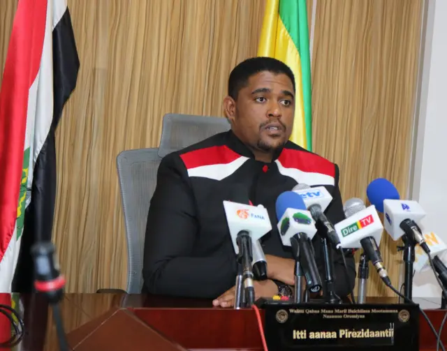 Pireezedaantii Itti aanaan MNO Obbo Shimmallis Abdiisaa