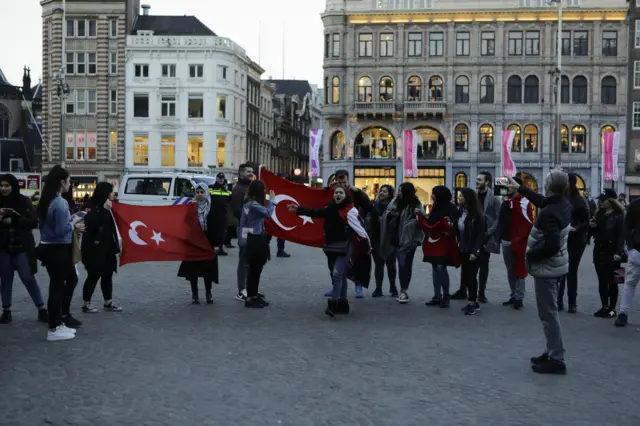 Hollanda'da geçen yıllarda düzenlenen Türkiye yanlısı gösterilerden bir kare