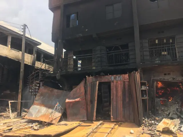 Ụlọahịa ebe ọkụ ka na-ere n'Ọnitsha