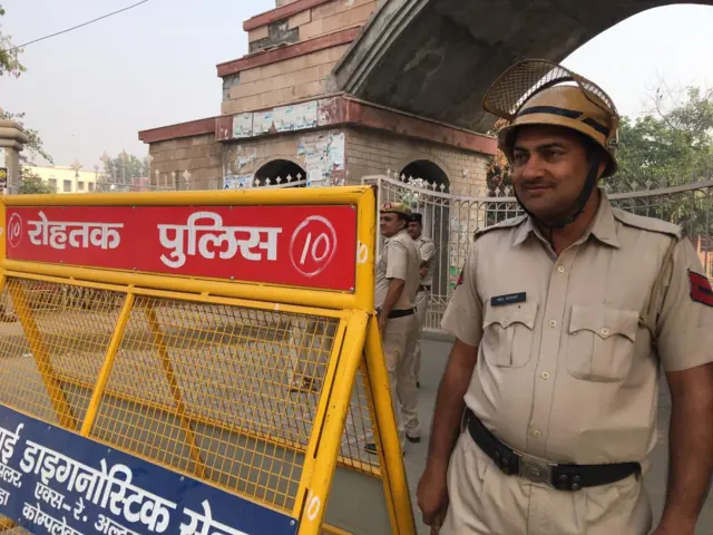 पुलिसकर्मी