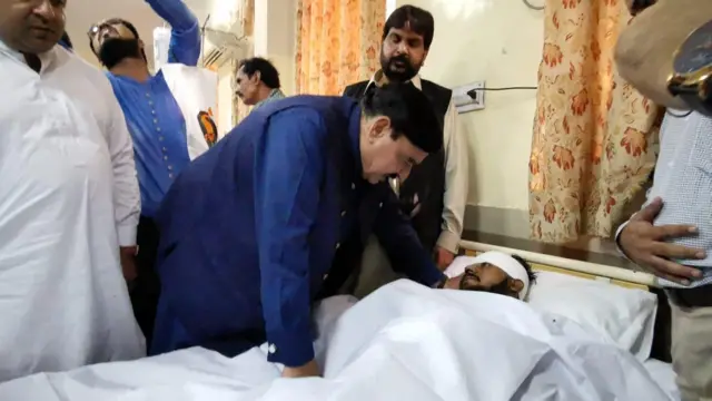 وزیر ریلوے کی مریضوں کی عیادت