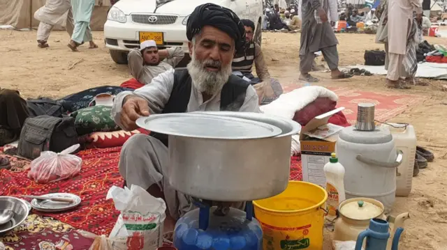 دوپہر کے کھانے کی تیاری