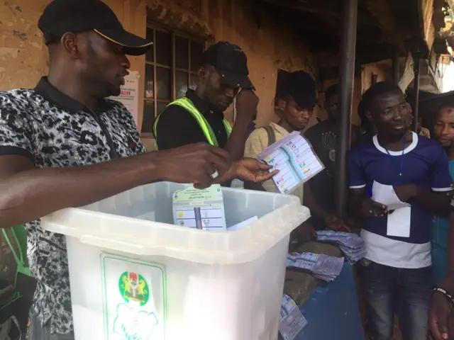 Awọn oṣiṣẹ INEC