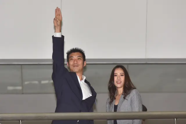 ธนาธร จึงรุ่งเรืองกิจ