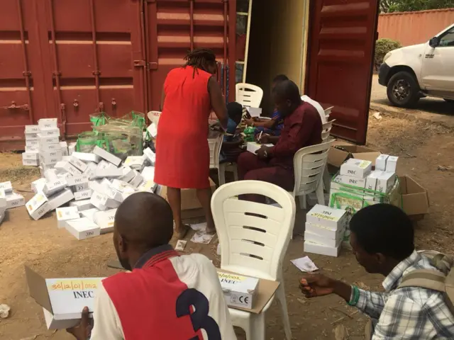 Aworan awọn oṣiṣẹ Inec
