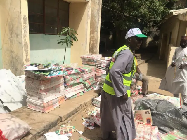 INEC dey share dis material for Kano