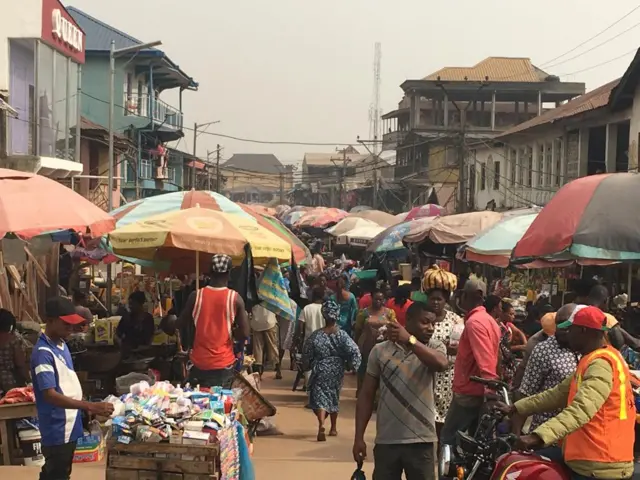Aarin ọja kan ni ilu Akurẹ