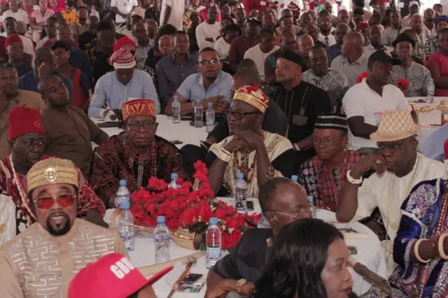 Ndị nze na ọzọ