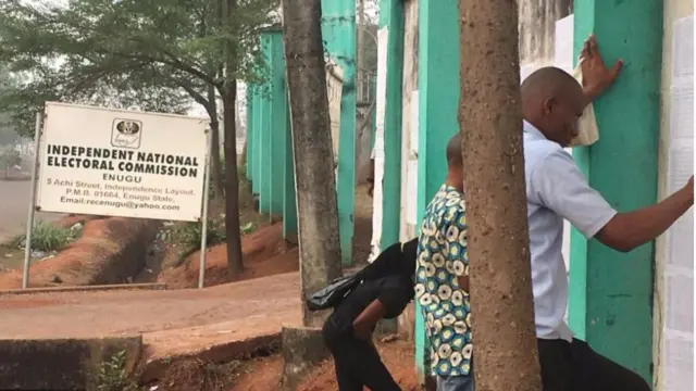 Ndị na-ele aha ha n'akwụkwọ