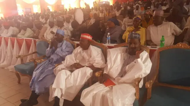 'Yan takara uku sun isa