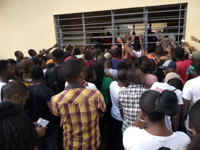 Youth corpers want pay for last week elections wey INEC postpone