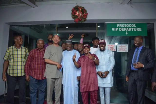 Atiku Abubakar and im supporters for one airport afta di election.
