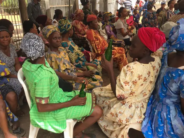 Awọn oludibo to n rẹngbẹ ni Ondo