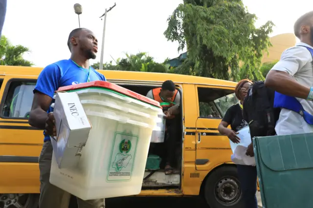 Aworan awọn oṣise Inec