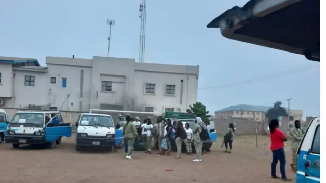 Ndị na-efe ala na ha na-arụ ọrụ ngo Inec wuchiri n'ụzọ ụtụtụ, ebe ELekere isii