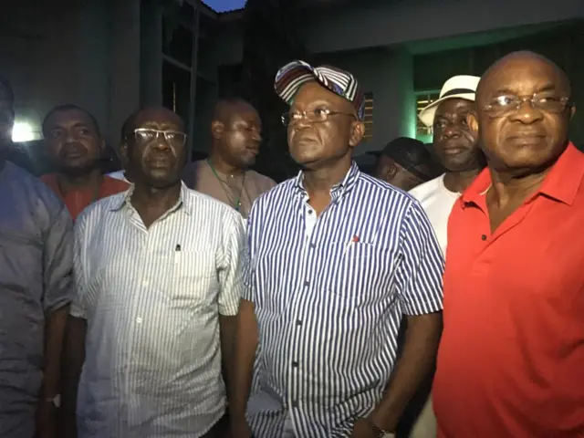 Benue State govnor don cry enta INEC Benue Officer on top accuse say military don highjack result from Gboko. E storm do INEC Headquarters wit oda PDP leaders for di state.