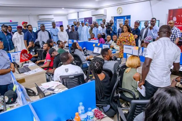 Buhari inside APC Situation room for Abuja