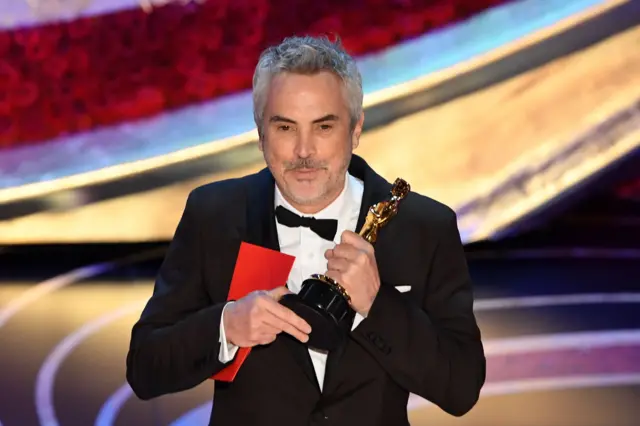 En iyi yönetmen Oscar'ının kazananı Roma filmiyle Alfonso Cuarón oldu
