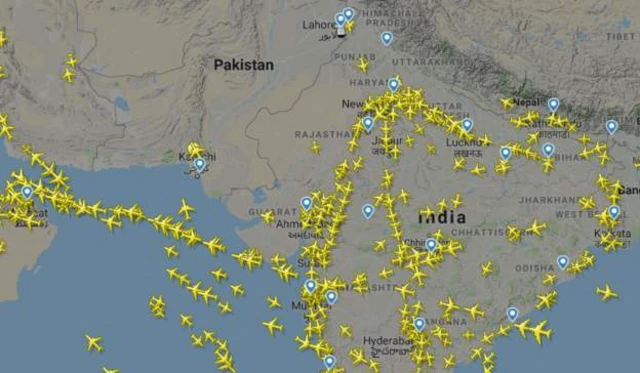 পাকিস্তানি আকাশসীমায় বিভিন্ন ফ্লাইট