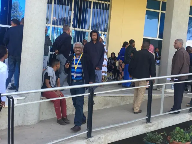 የመንገደኛ ቤተሰቦች በድንገተኛ ማዕከል