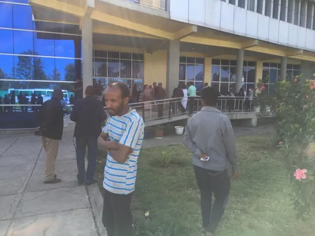 የመንገደኛ ቤተሰቦች በድንገተኛ ማዕከል