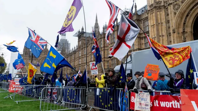 Площадь перед парламентом