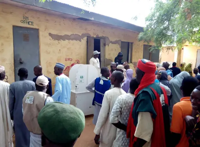 Ndị na-atụ vootu na Dogon Daji