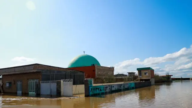 سیل