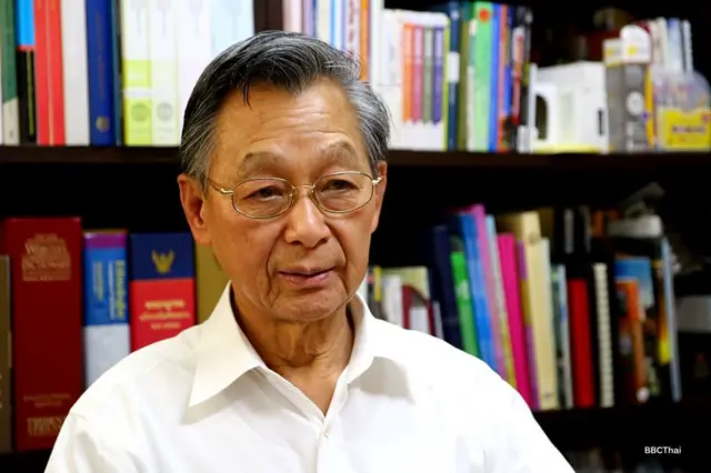 นายชวน หลีกภัย อดีตหัวหน้าพรรคประชาธิปัตย์