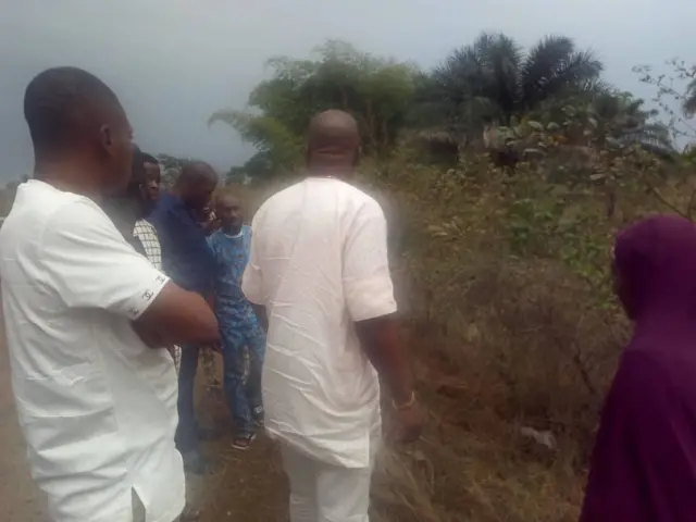 Awọn eeyan nibi ti ijamba ọkọ ti ṣẹlẹ