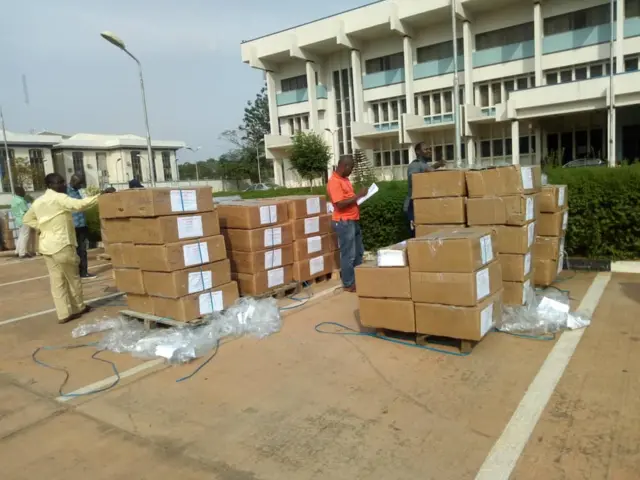 CBN Asaba wia INEC dey move election materials