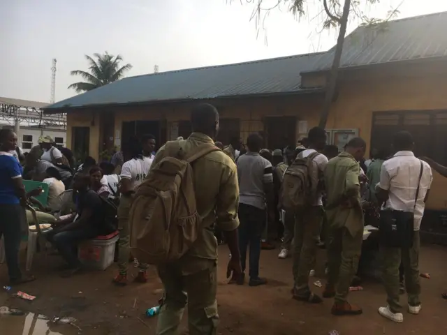 Awọn agunbanirọ