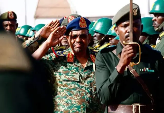 ፕረዚደንት ኣልበሽር ምስ ሰራዊት ሱዳን