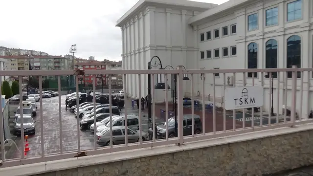 Maltepe'de oy sayım işlemi, Türkan Saylan Kültür Merkezi'nde sürüyor