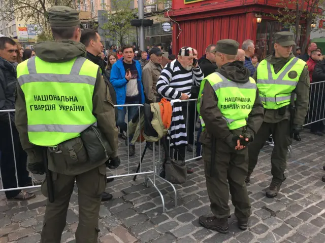 Біля Олімпійського