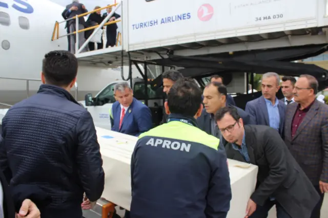 Adıyaman'da uçaktan indirilen cenaze