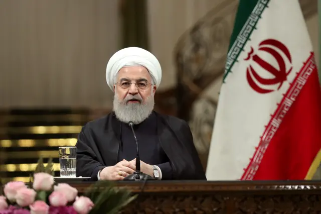 روحاني قال روحاني قال إن الوقف التام لتصدير النفط الإيراني أمر غير ممكن