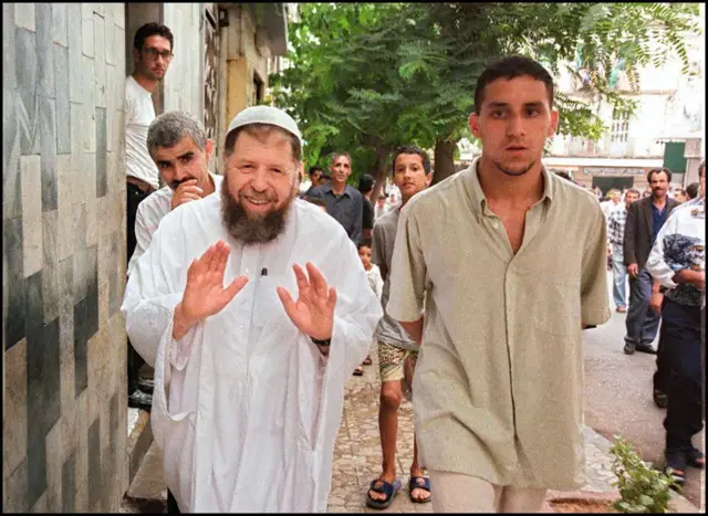 شیخ عباسی مدنی و علی بلحاج در سال ۱۹۸۹ پایه گذاشتند