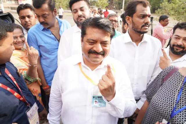 संजय दिना पाटील